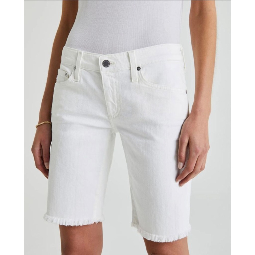 AG Jeans Nikki Relaxed Skinny Mid Rise Short Size 30 White Denim